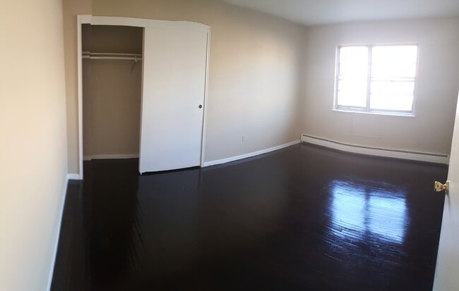 Building Photo - 448 Lincoln Ave