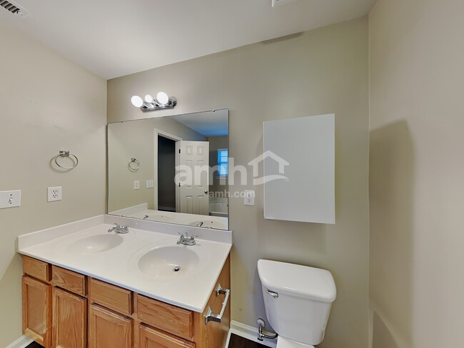 Building Photo - 6017 Spanish Moss Ln