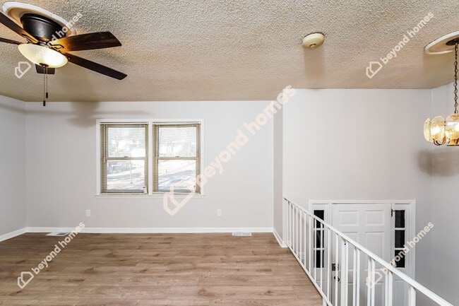 Building Photo - Beautifully Modernized 3 BR and 2 BA in on...