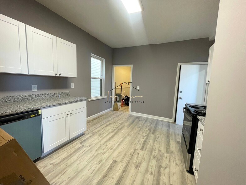 Building Photo - 89 Intervale St