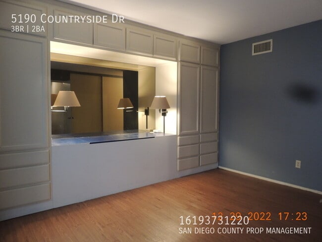 Building Photo - 5190 Countryside Dr