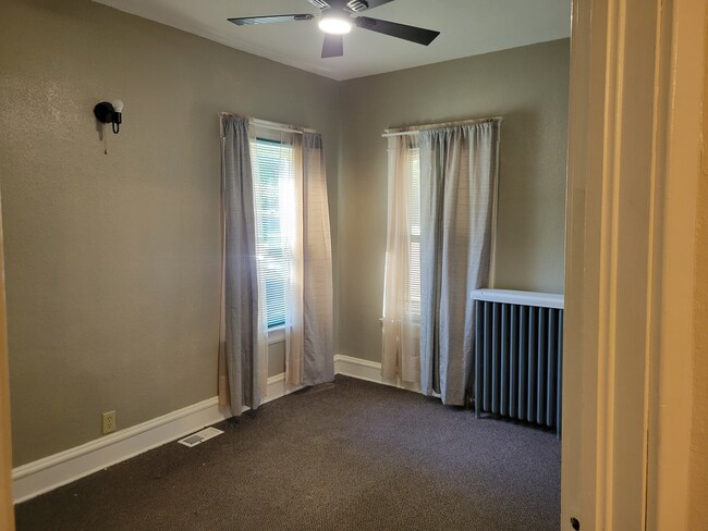 Building Photo - 508 S Huttig Ave