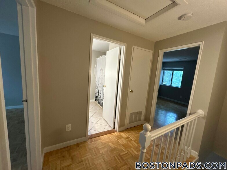Building Photo - 34 Village Hill Ln