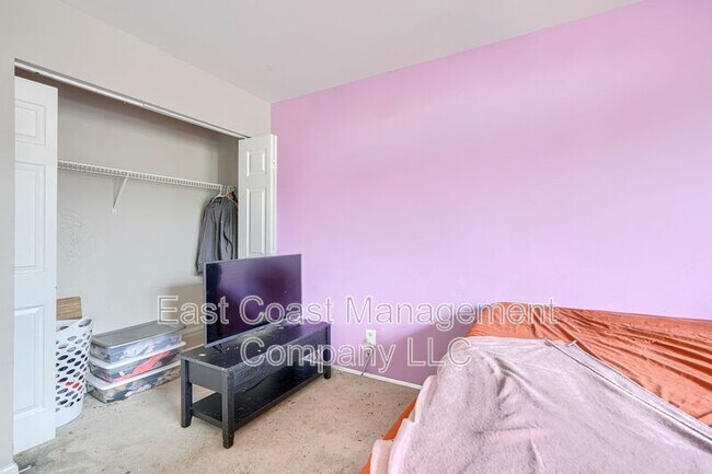 Building Photo - 403 Deer Hill Cir