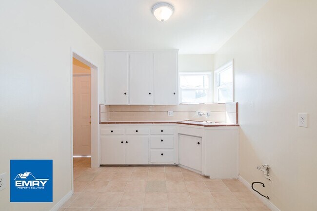 Building Photo - 11609 Lugo Park Ave