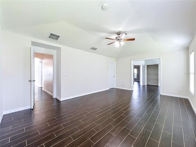 Building Photo - 1045 Willow Branch Dr
