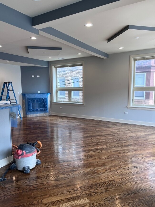 Building Photo - 1208 E 64th St