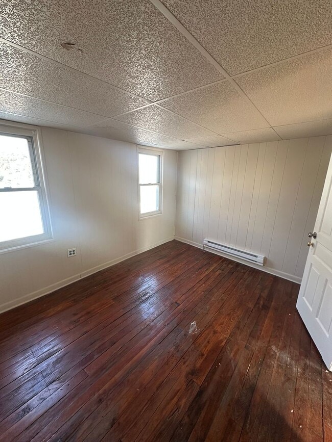 Building Photo - 728 Glen Pl