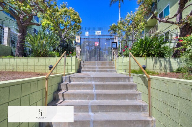 Building Photo - Spacious 2-Bedroom, 2-Bathroom Unit in Prime Monterey Park