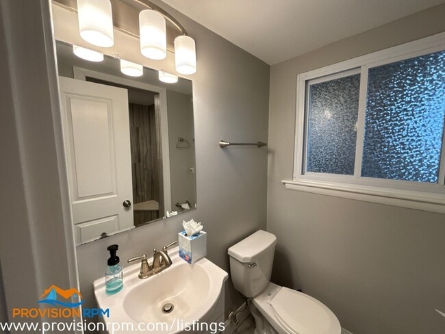 Building Photo - 625 Edwards Rd