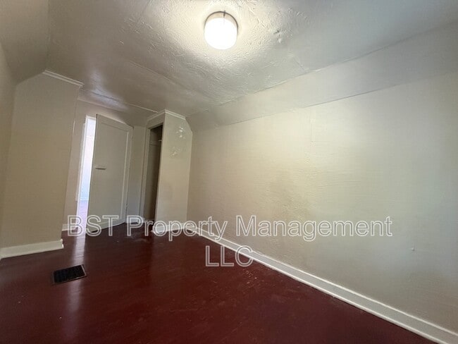 Building Photo - 1435 18th St NE