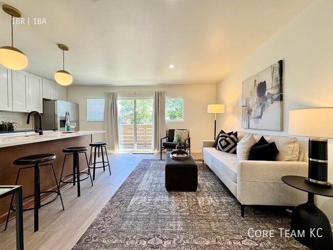 Primary Photo - 4203 SW Trafficway-1B