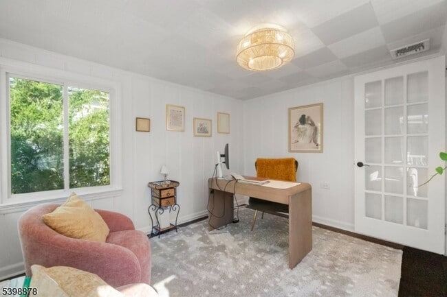 Building Photo - 24 E Harrison Pl