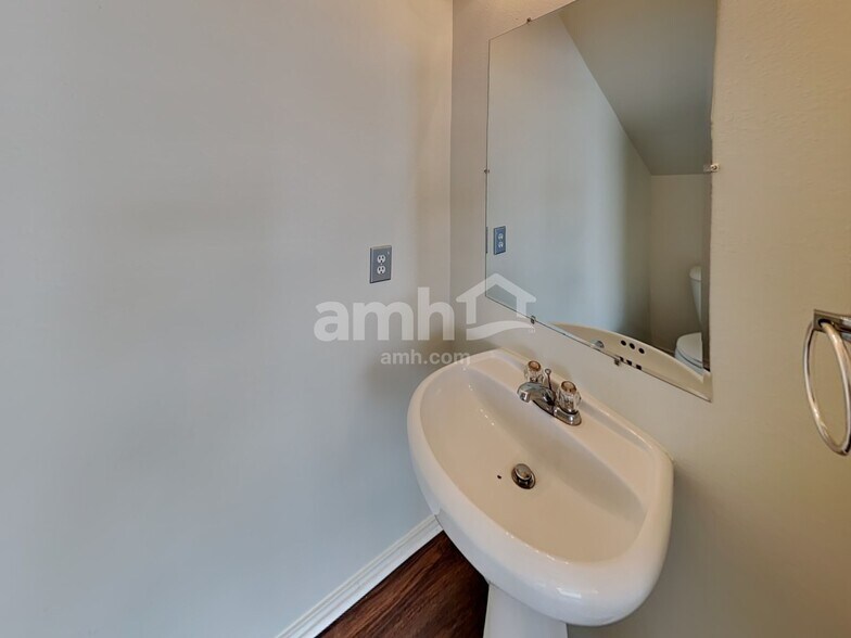 Building Photo - 9514 Chapelstone Ct