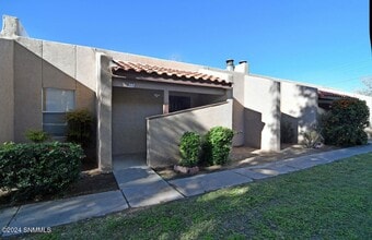 Building Photo - Cute Condo near University