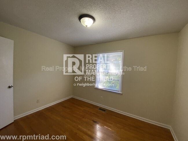 Building Photo - 410 Boyd St