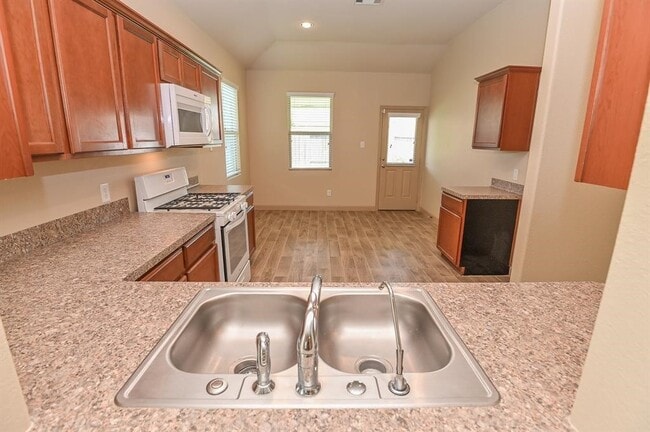 Building Photo - 5502 Floral Valley Ln