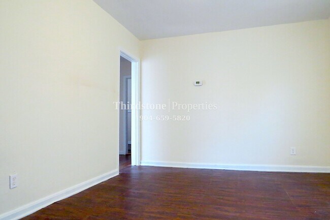 Building Photo - 485 E 44th St