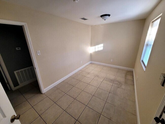 Building Photo - 13231 Curran Rd