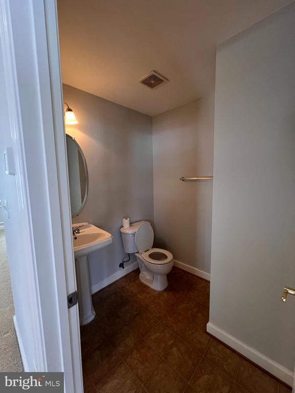 Building Photo - 8234 Glade Bank Dr