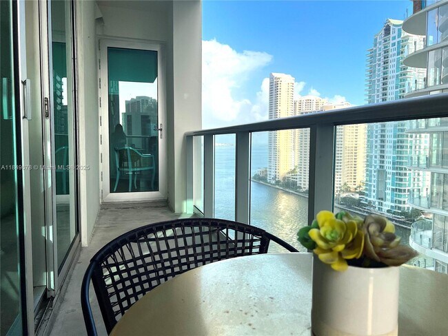 Building Photo - 300 S Biscayne Blvd