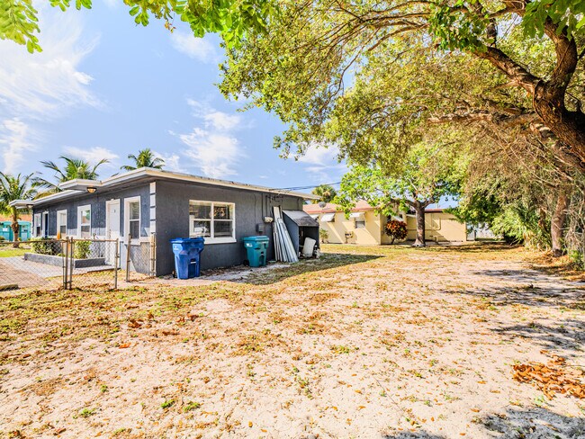 Building Photo - 112 W 34th St