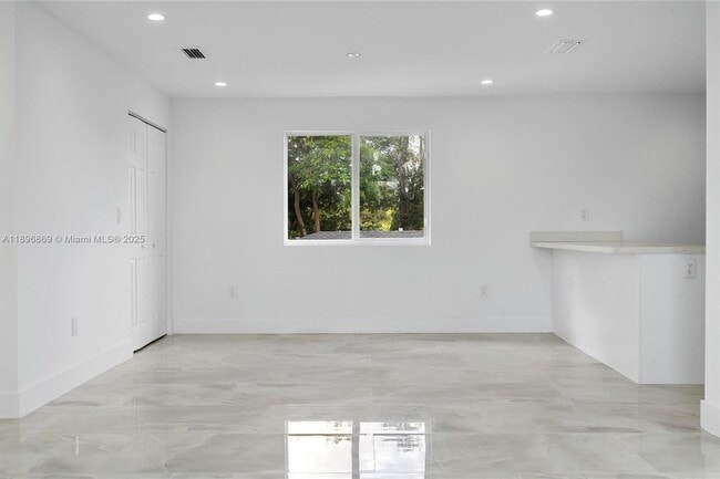 Building Photo - 2926 NW 58th St