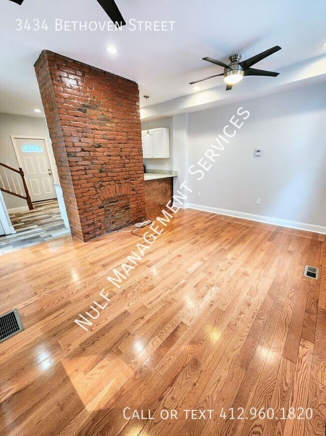 Building Photo - 3434 Bethoven St