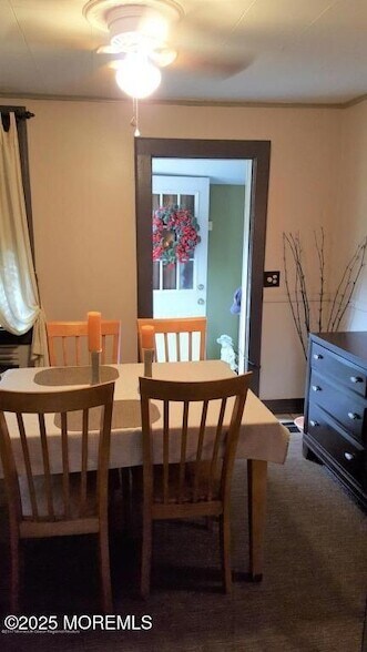 Building Photo - 131 E Washington Ave