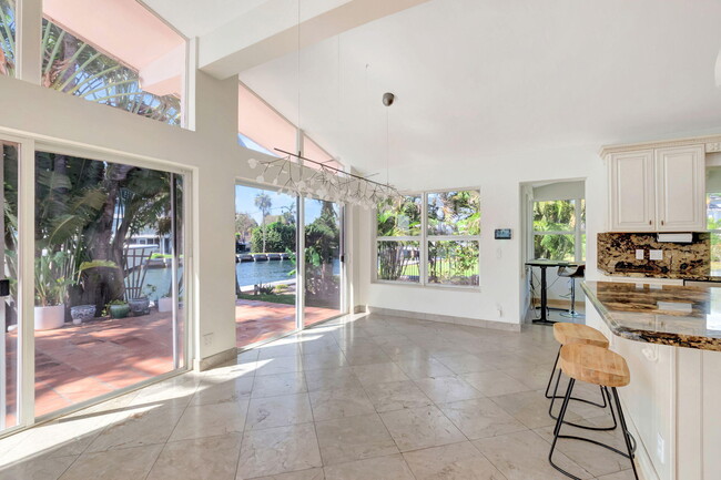 Building Photo - 3040 Jasmine Terrace