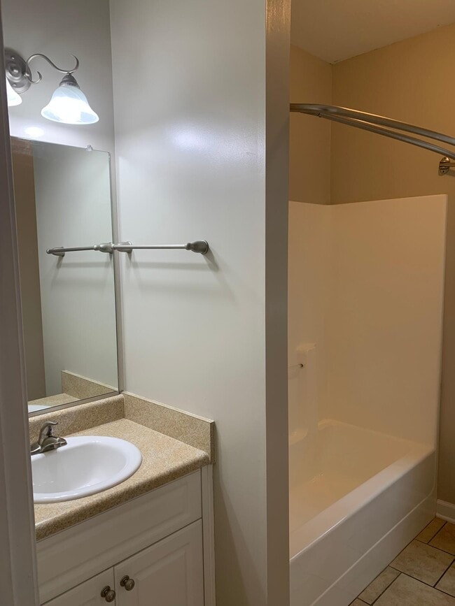 Building Photo - 5140 Wells Dr