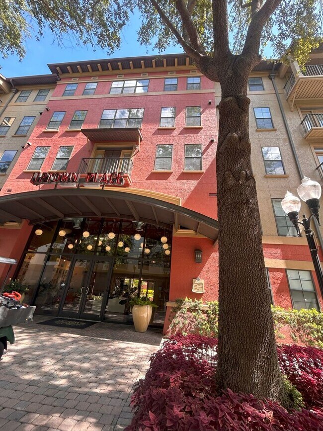 Building Photo - Beautiful 1/1 in Uptown Place!!