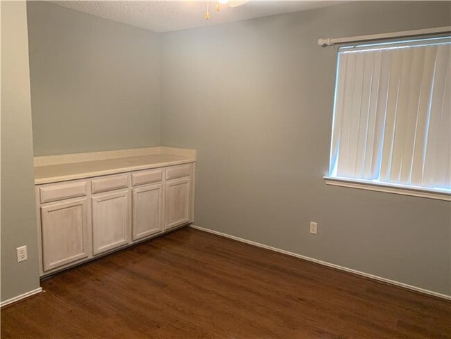 Building Photo - 2302 Tracey Ann Ln