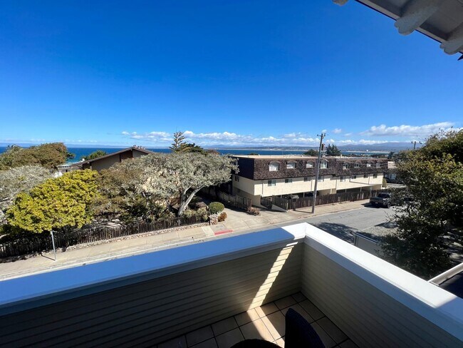 Building Photo - 189E - CS