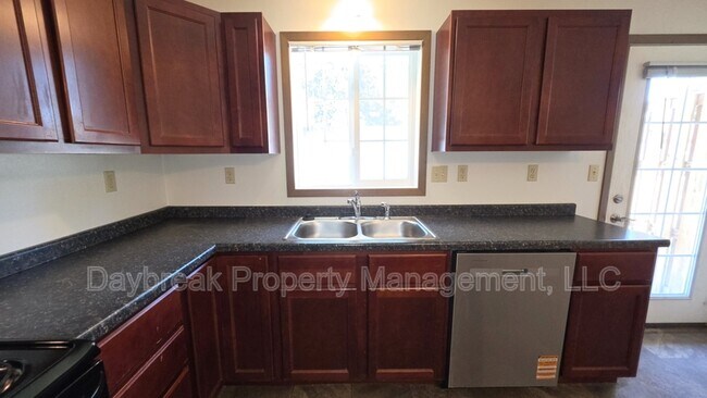 Building Photo - 317 16th St S