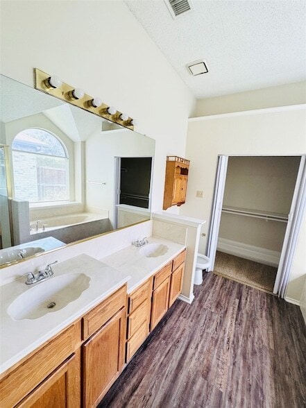 Building Photo - 6513 White Oak Dr
