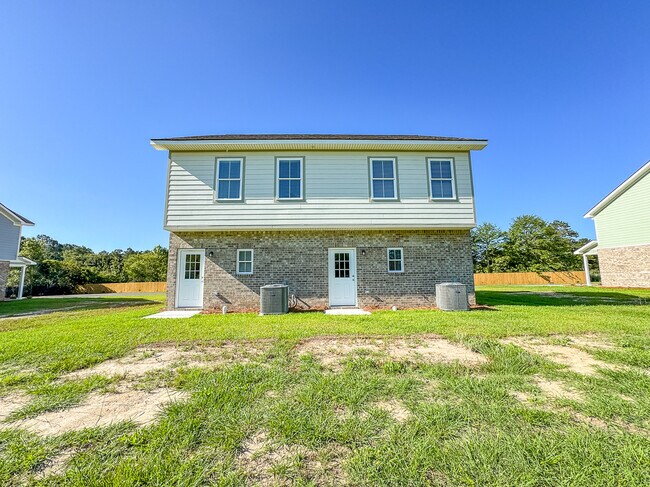 Building Photo - 102 Skye Dr