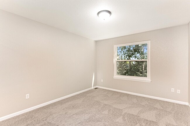 Building Photo - 8700 Triple Crown Dr
