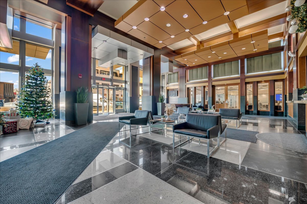 Building Photo - 411 S Old Woodward Ave