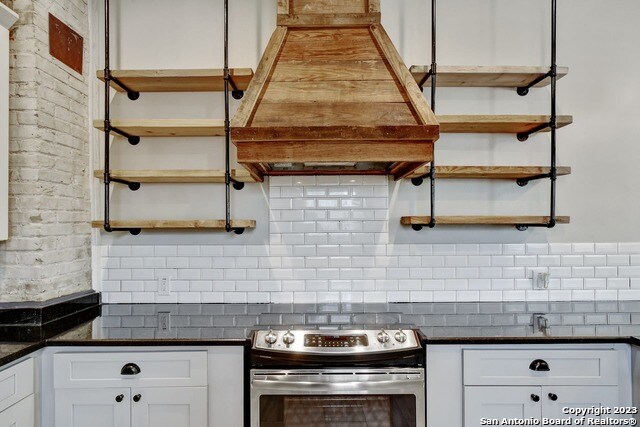 Building Photo - 612 Hunstock Ave