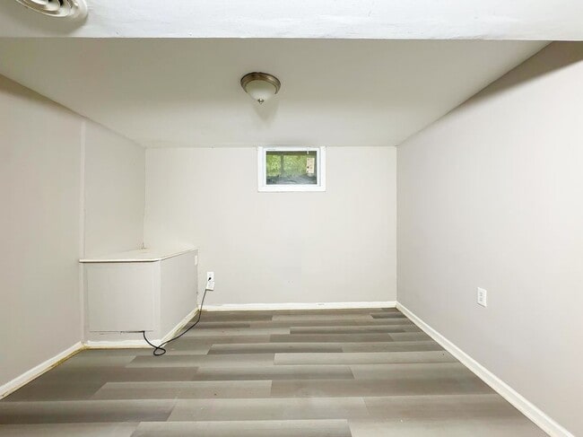 Building Photo - 1206 Quo Ave