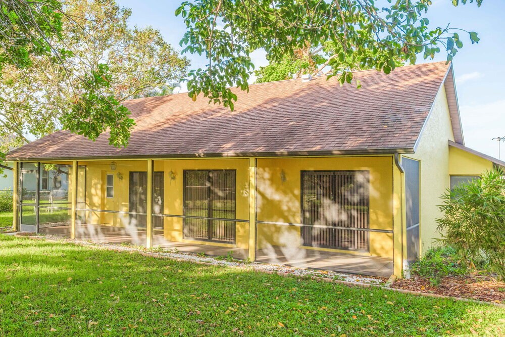 Building Photo - 817 SW 9th Ave