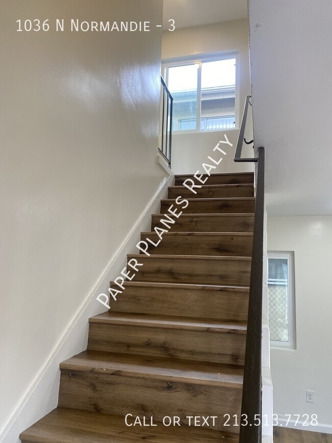 Building Photo - Townhouse in East Hollywood