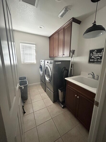 Building Photo - 17213 Summer Maple Way