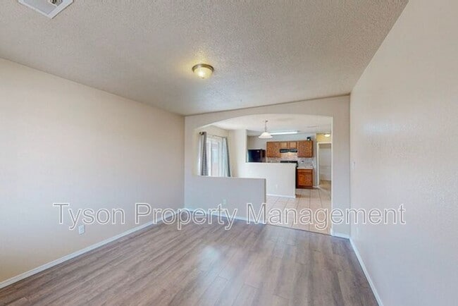 Building Photo - 3739 Clear Creek Rd