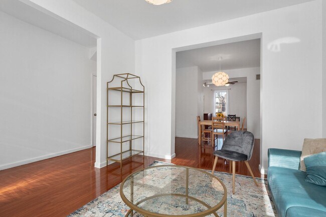 Building Photo - 2 Story Home in Botanical Heights (Optiona...