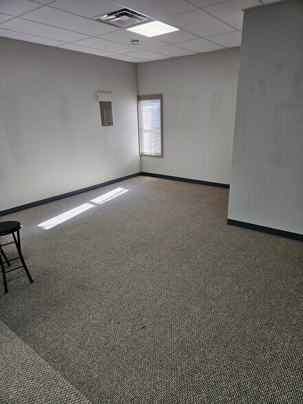 living room - 142 W Front St