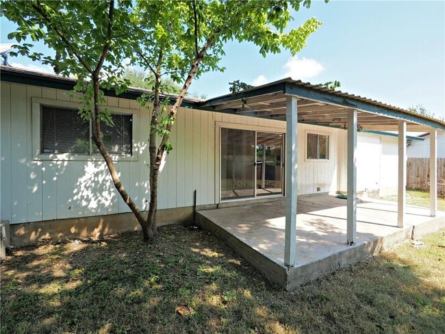 Building Photo - 1503 Meadows Dr