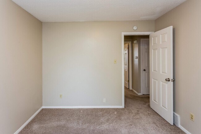 Building Photo - 5849 Hickory Greene Dr