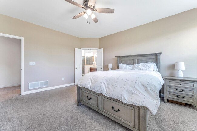 Building Photo - 8619 Landrace Dr